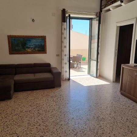 Mandralisca Holidays - Luxury Apartments Чефалу Екстериор снимка